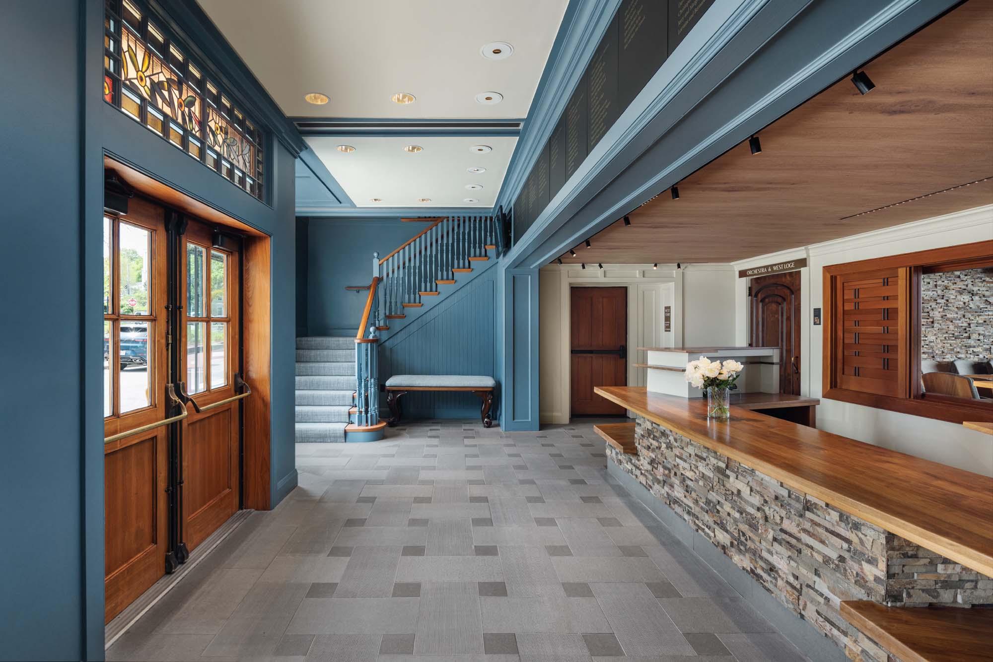 commercial interior design of lobby
